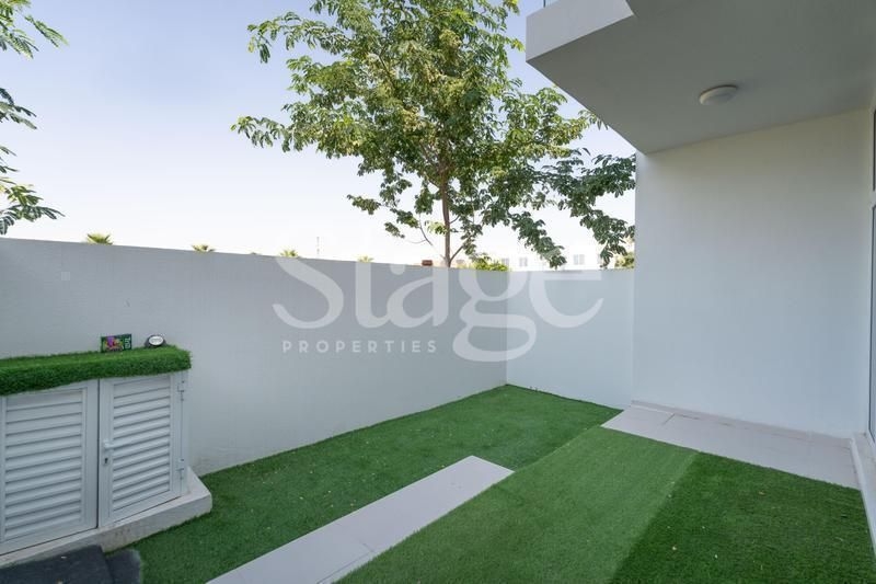 تاون هاوس من ٤ غرف نوم للبيع في Damac Hills 2، Dubai stage-9414505