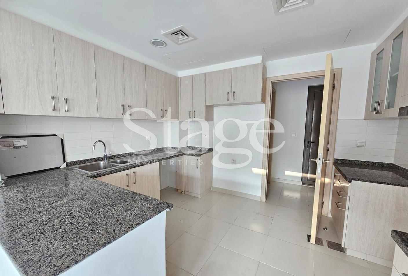 4 bedrooms Villas for Sale in Reem, Dubai stage-10339601