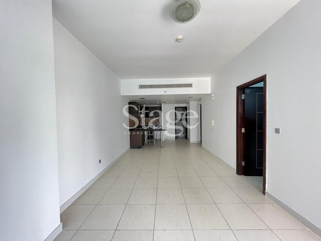 Lake view 1 bedroom apartment for rent in JLT