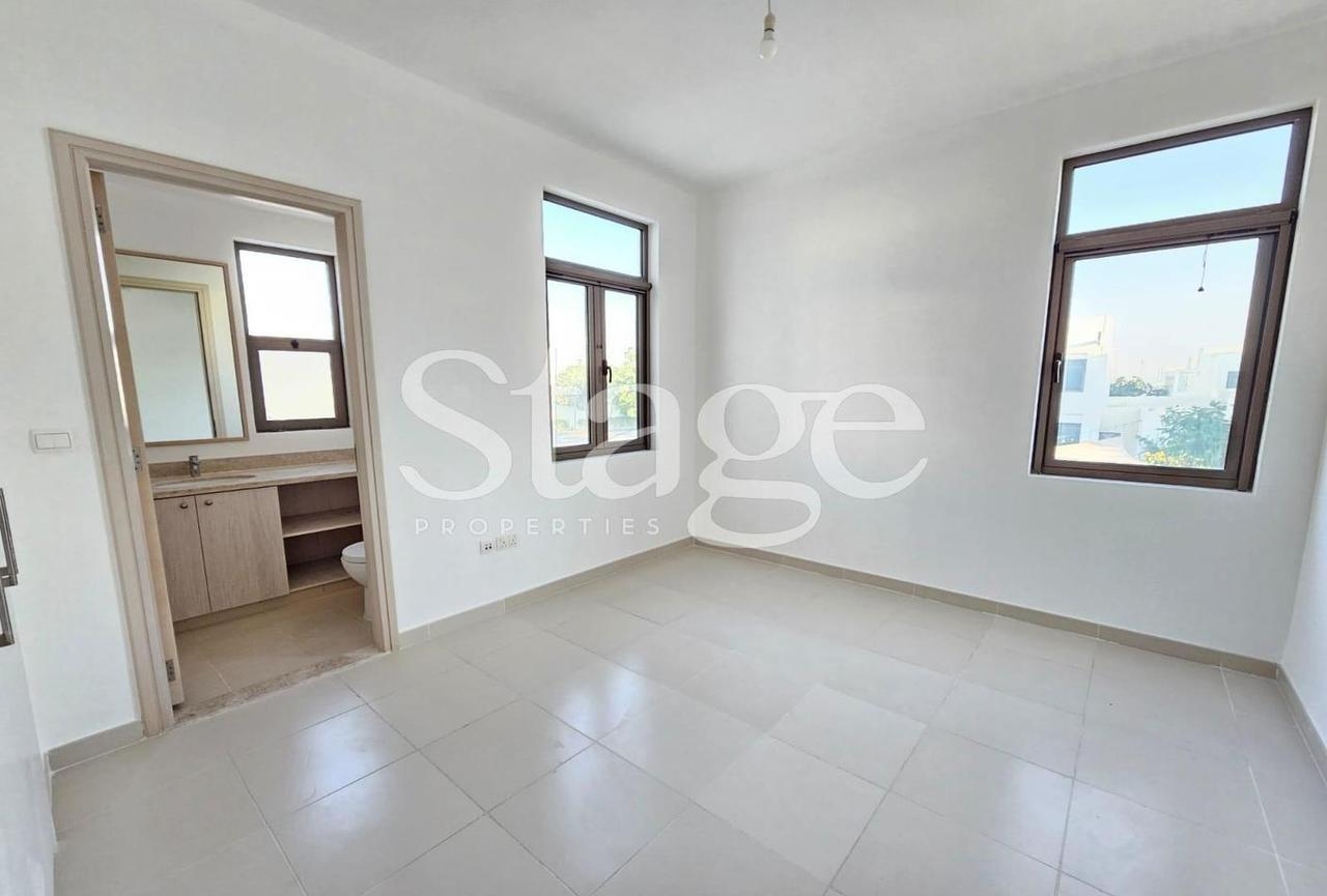 فيلا من ٤ غرف نوم للبيع في ريم، Dubai stage-10339601