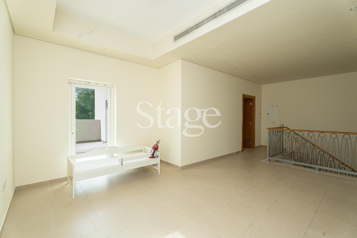 فيلا من ٣ غرف نوم للإيجار في الفرجان، Dubai stage-9785188