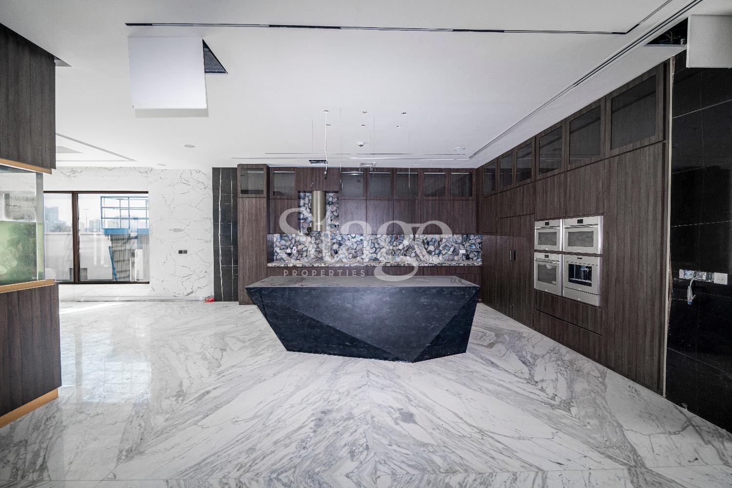 Exceptional 6 bedroom villa for sale in Deira