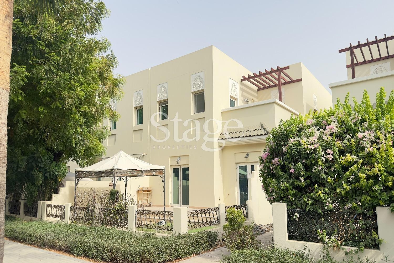 فيلا من ٣ غرف نوم للإيجار في الفرجان، Dubai stage-9785188