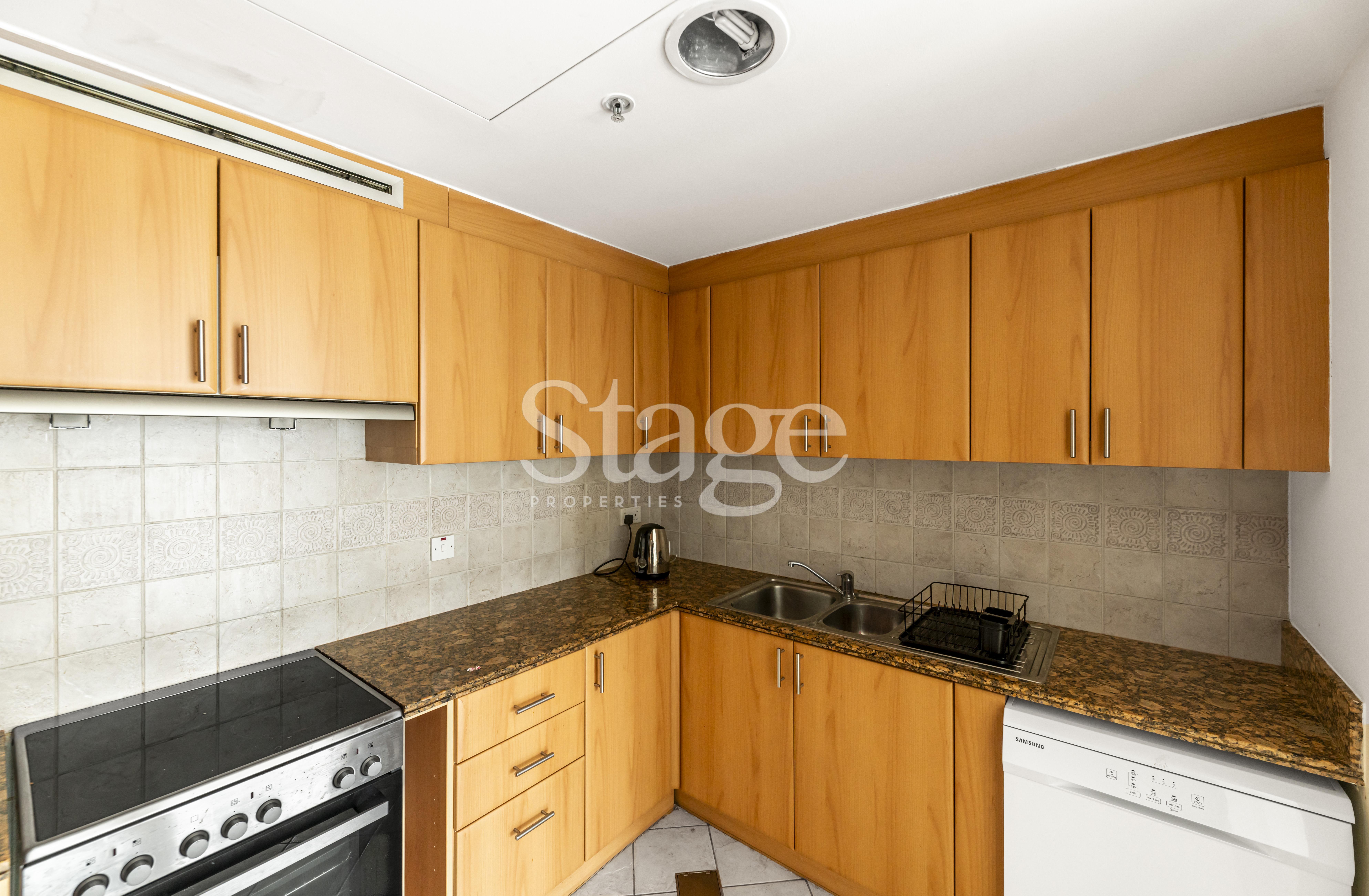 Marina view 1 bedroom apartment for Rent in Dubai Marina