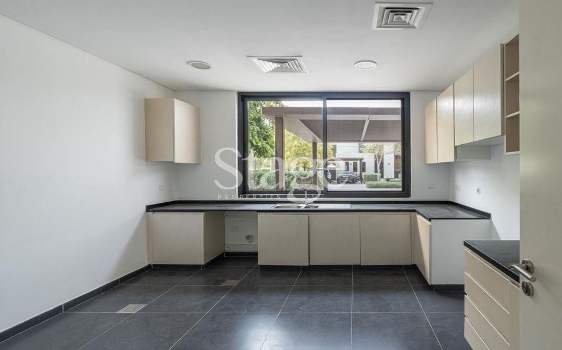 3 bedrooms Townhouse for Sale in DAMAC Hills, Dubai stage-11030572