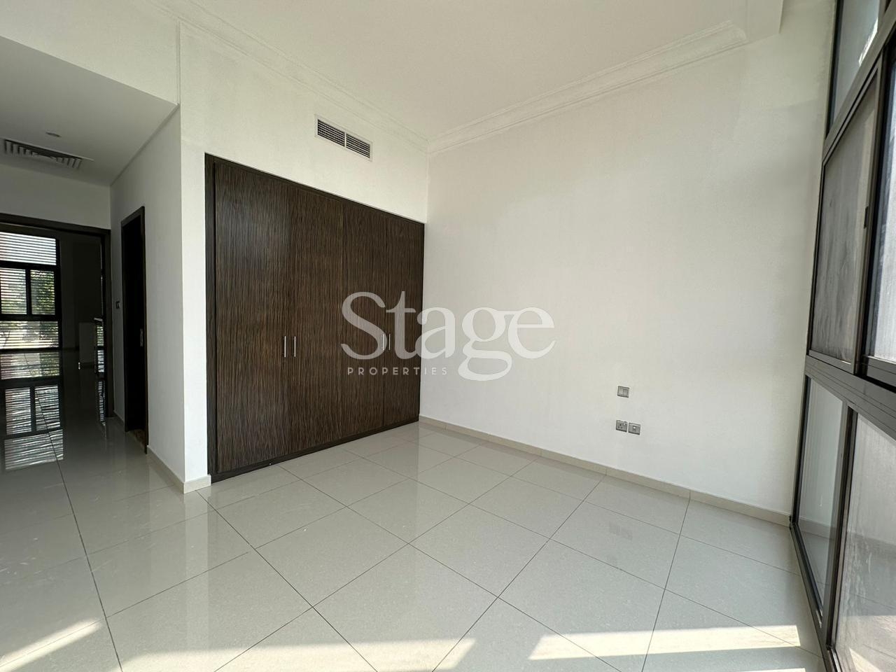 3 bedrooms Villas for Rent in DAMAC Hills, Dubai stage-11261551