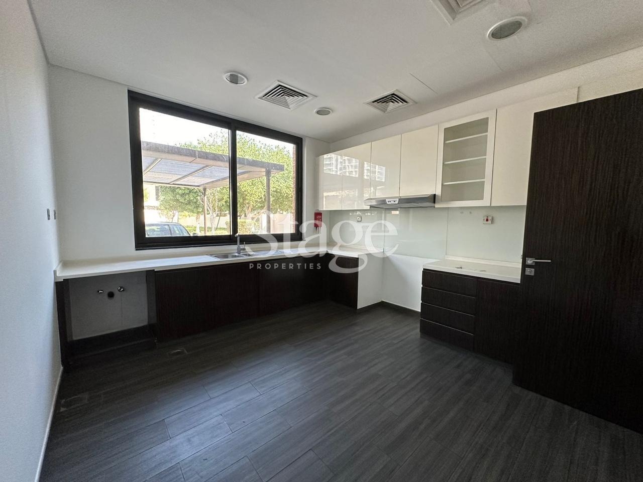 3 bedrooms Villas for Rent in DAMAC Hills, Dubai stage-11261551