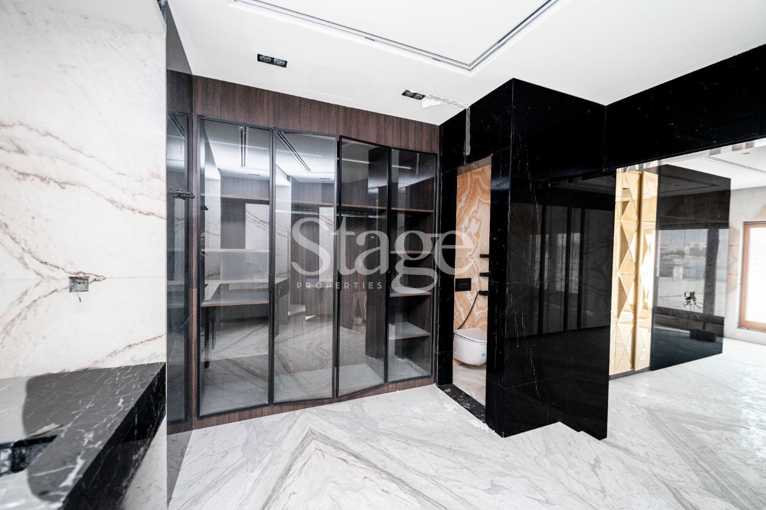 Exceptional 6 bedroom villa for sale in Deira