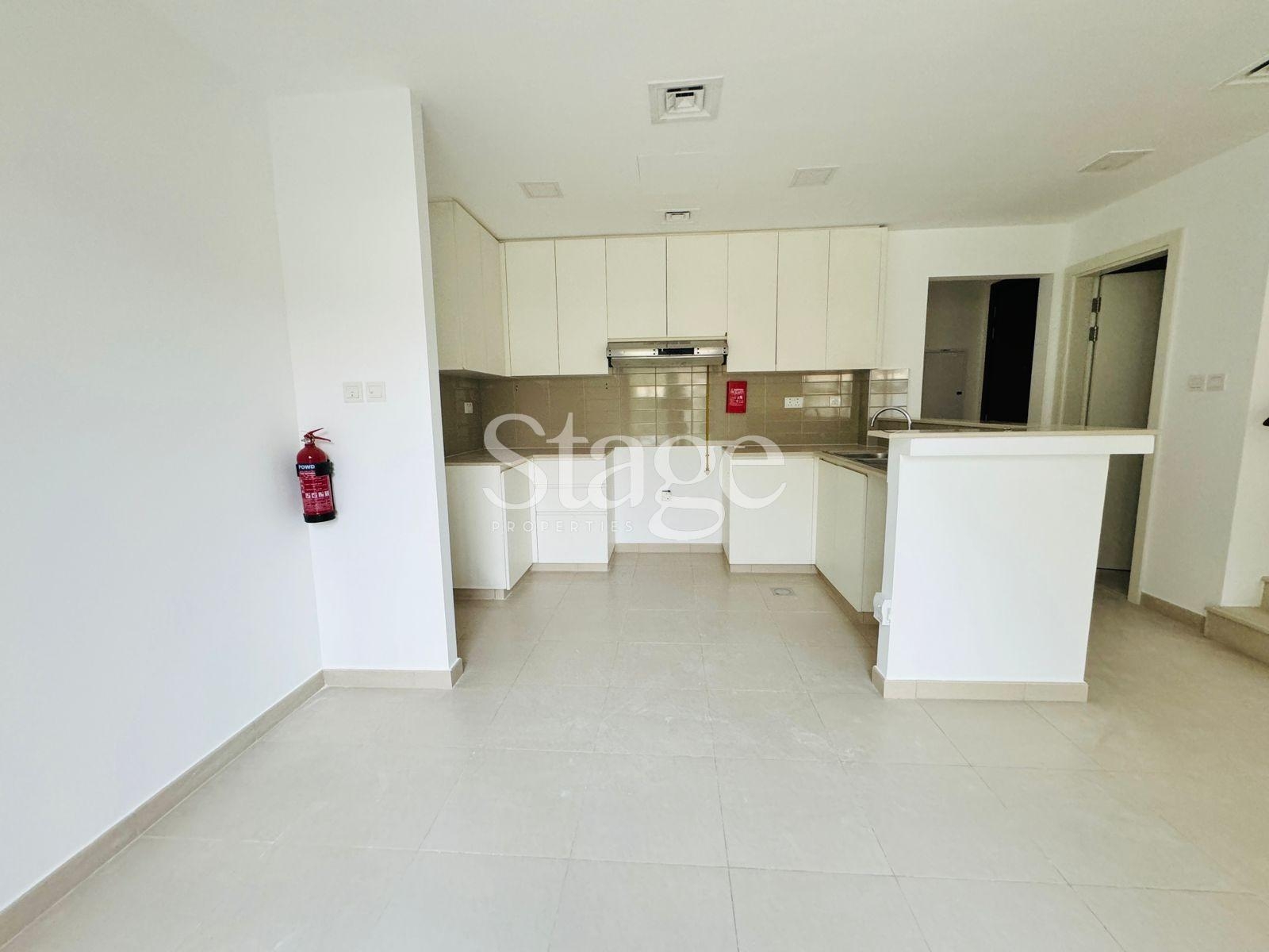 فيلا من ٣ غرف نوم للبيع في Town Square، Dubai stage-9666571