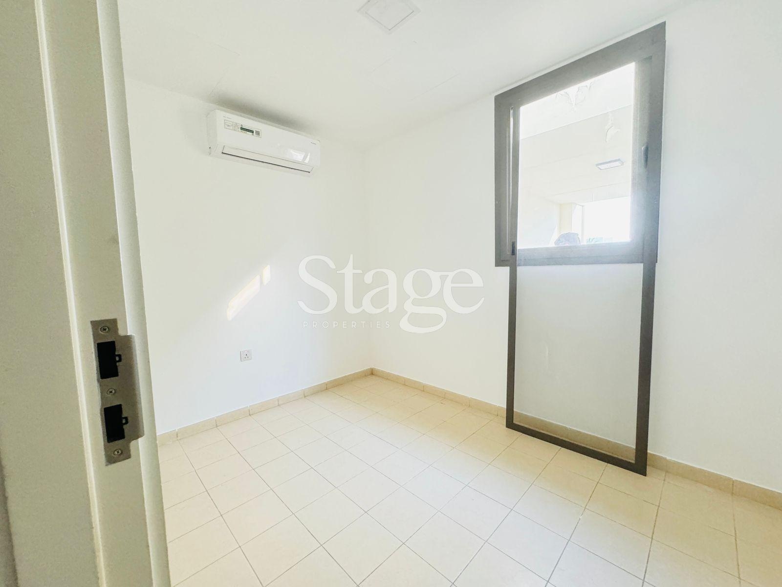 فيلا من ٣ غرف نوم للبيع في Town Square، Dubai stage-9666571