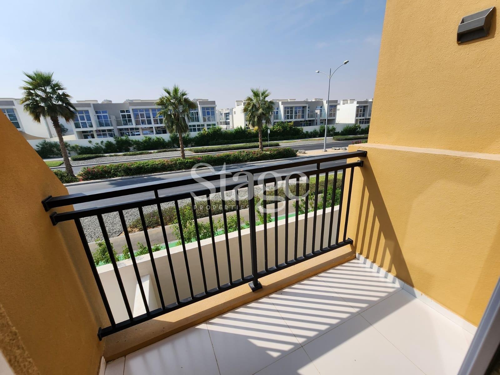 3 bedrooms Villas for Sale in Damac Hills 2, Dubai stage-10204128