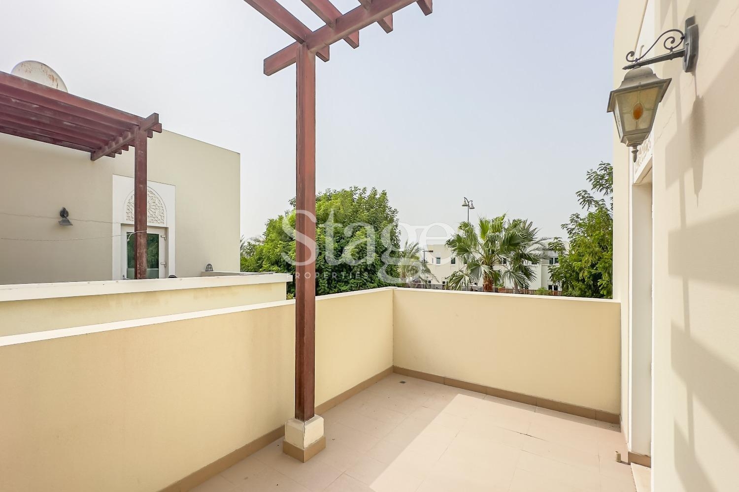 فيلا من ٣ غرف نوم للإيجار في الفرجان، Dubai stage-9785188