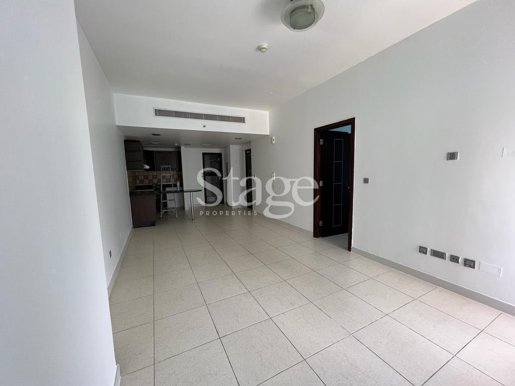 Lake view 1 bedroom apartment for rent in JLT