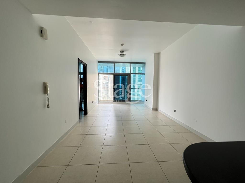 Lake view 1 bedroom apartment for rent in JLT