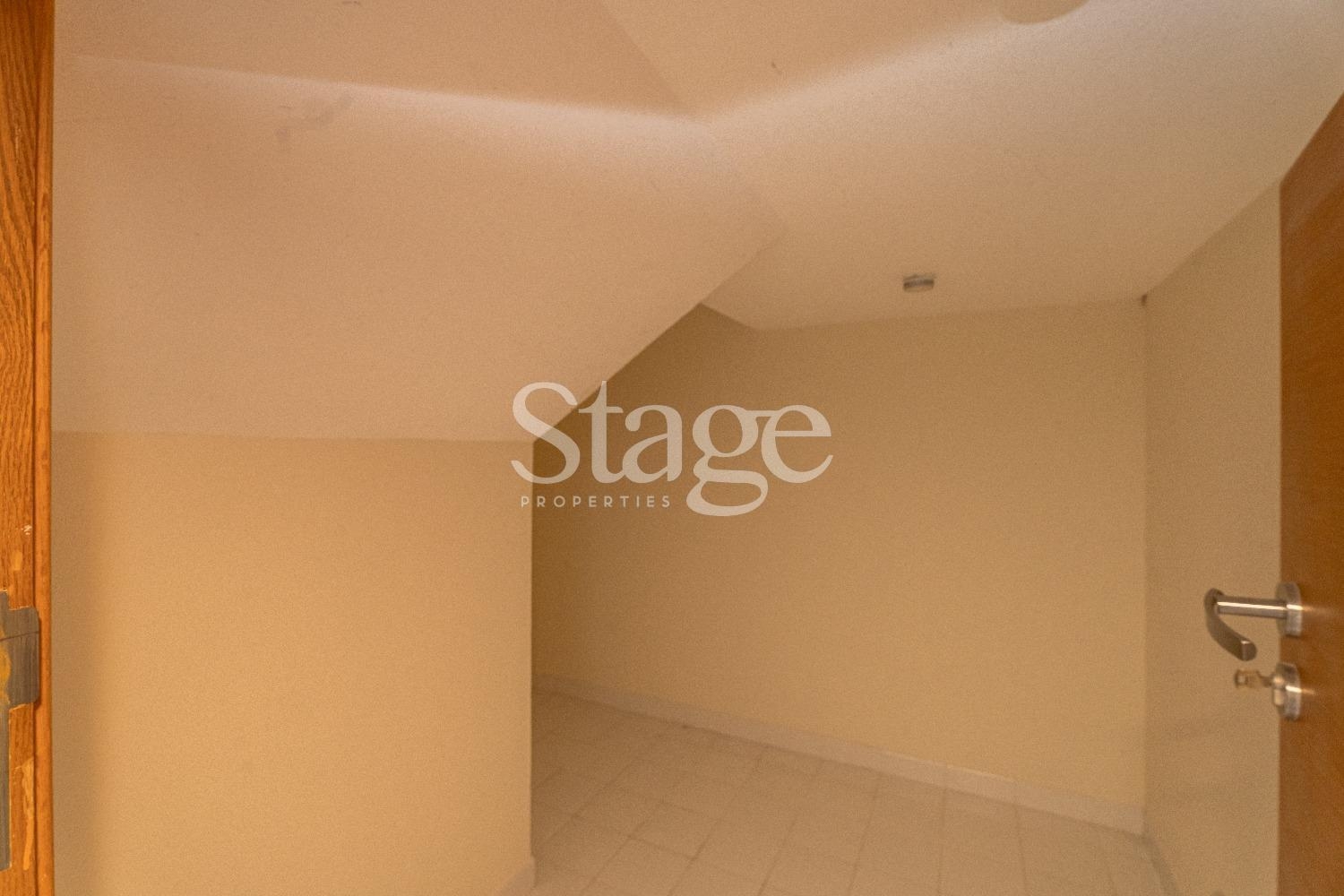 فيلا من ٣ غرف نوم للإيجار في الفرجان، Dubai stage-9785188