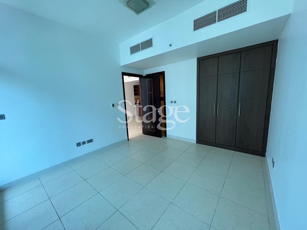 Lake view 1 bedroom apartment for rent in JLT
