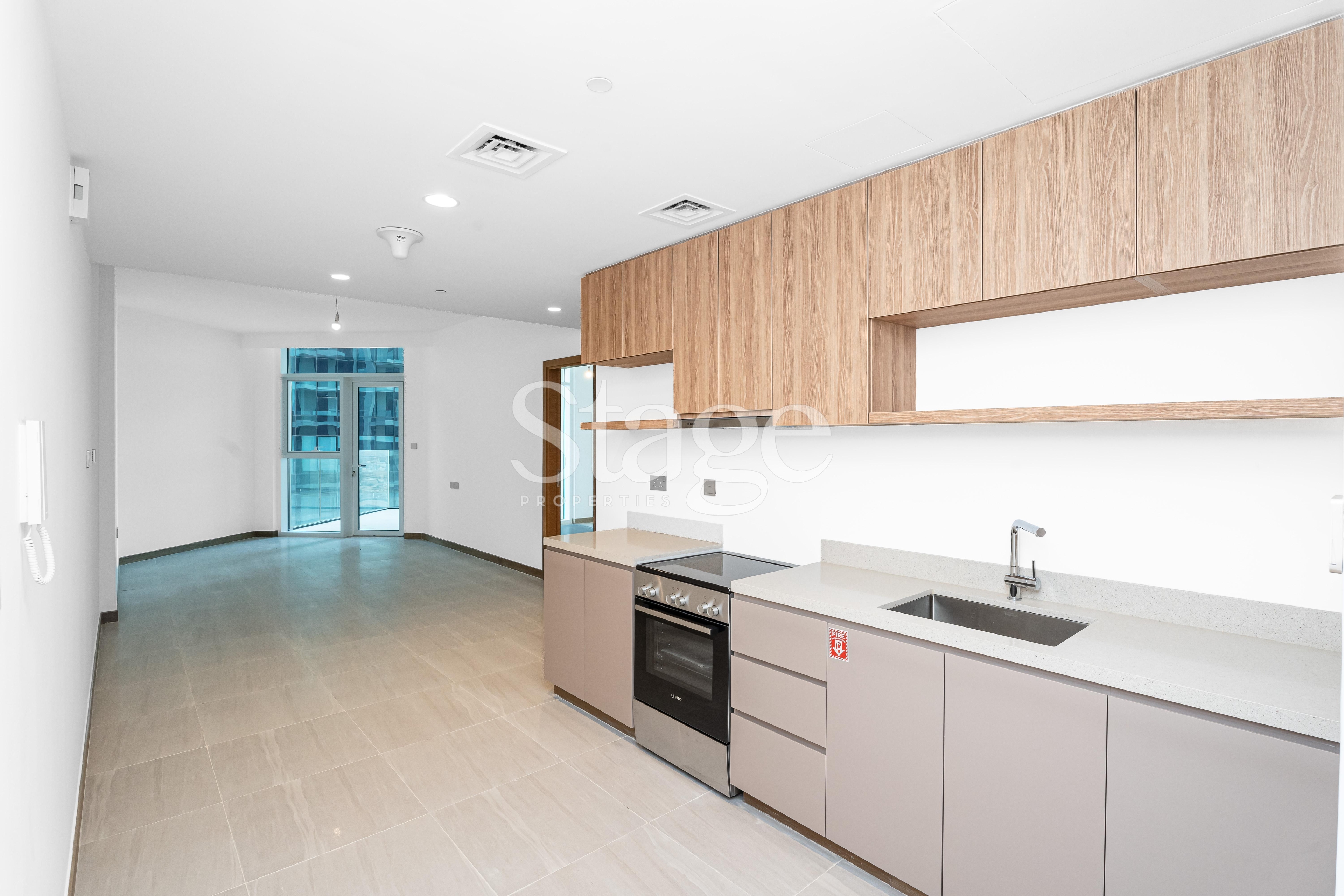 Canal View 1 bedroom for rent in Business Bay Dubai