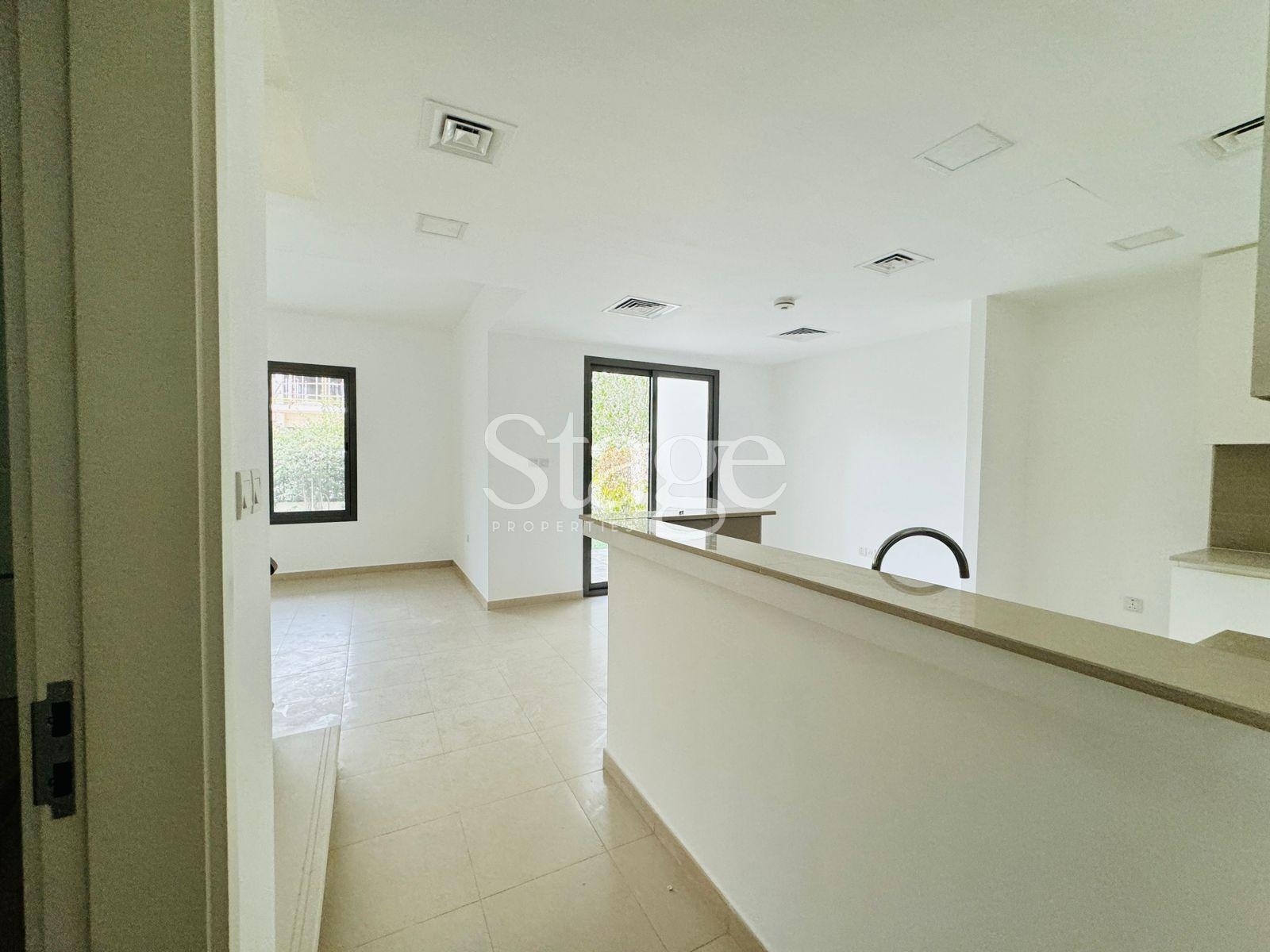 فيلا من ٣ غرف نوم للبيع في Town Square، Dubai stage-9666571