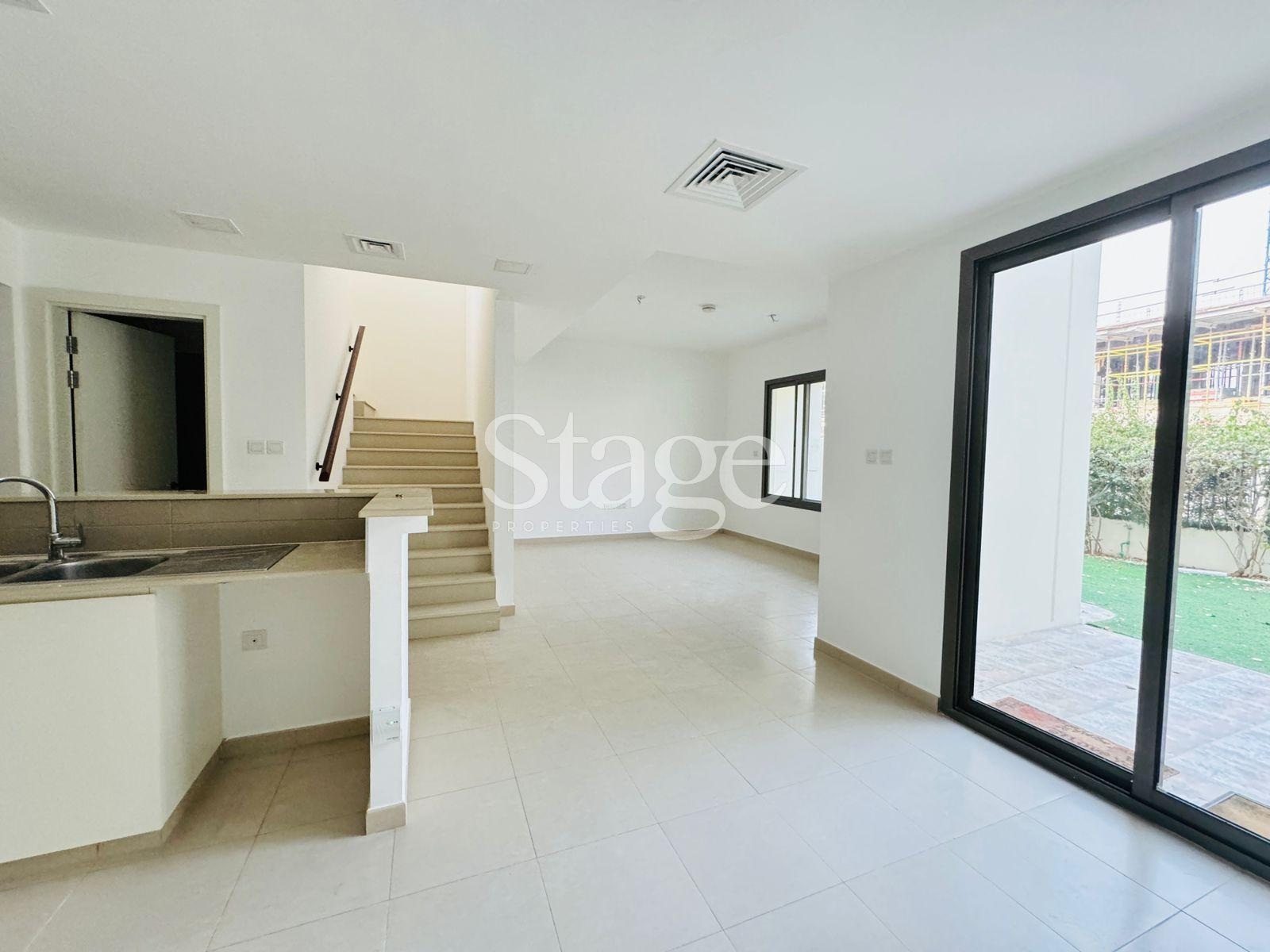 فيلا من ٣ غرف نوم للبيع في Town Square، Dubai stage-9666571