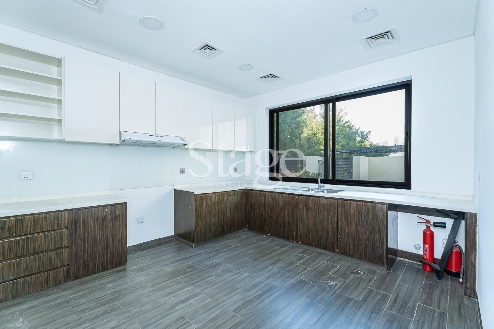 4 bedrooms Villas for Sale in DAMAC Hills, Dubai stage-10512989