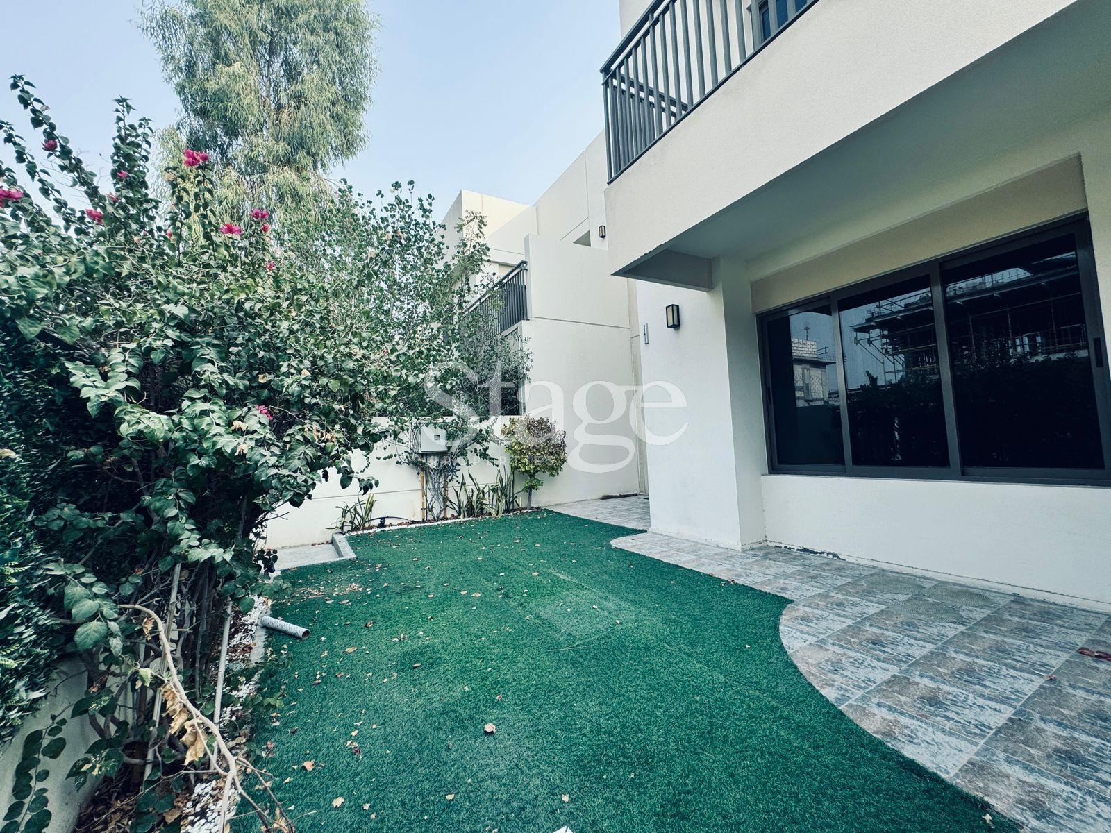 فيلا من ٣ غرف نوم للبيع في Town Square، Dubai stage-9666571