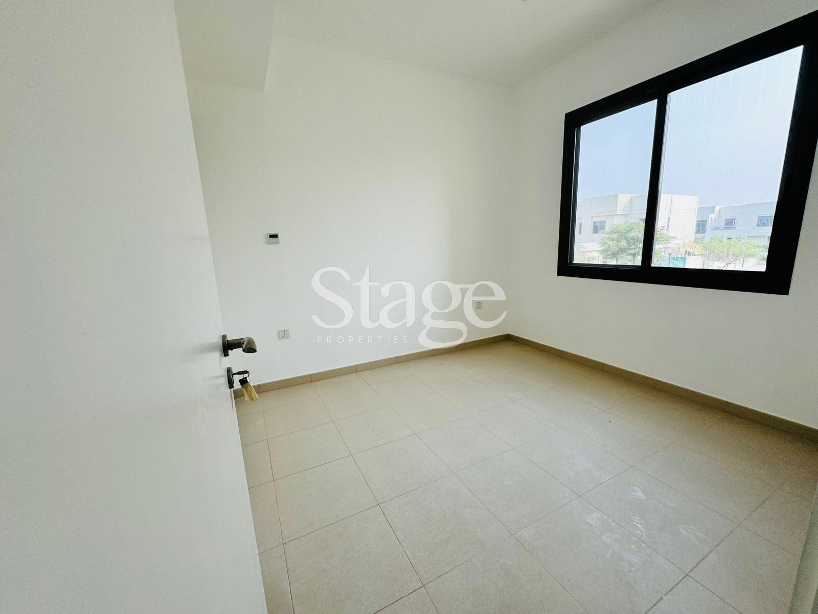 فيلا من ٣ غرف نوم للبيع في Town Square، Dubai stage-9666571