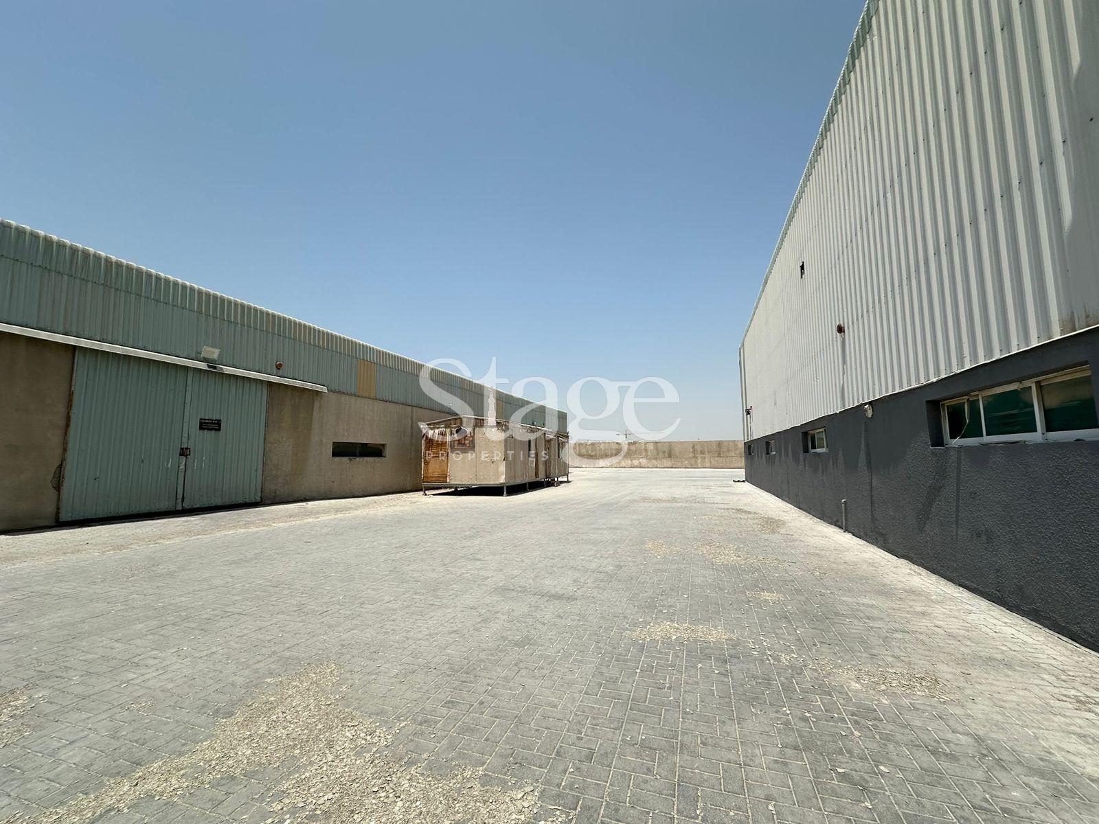 Spacious warehouse for rent in DIP, Dubai