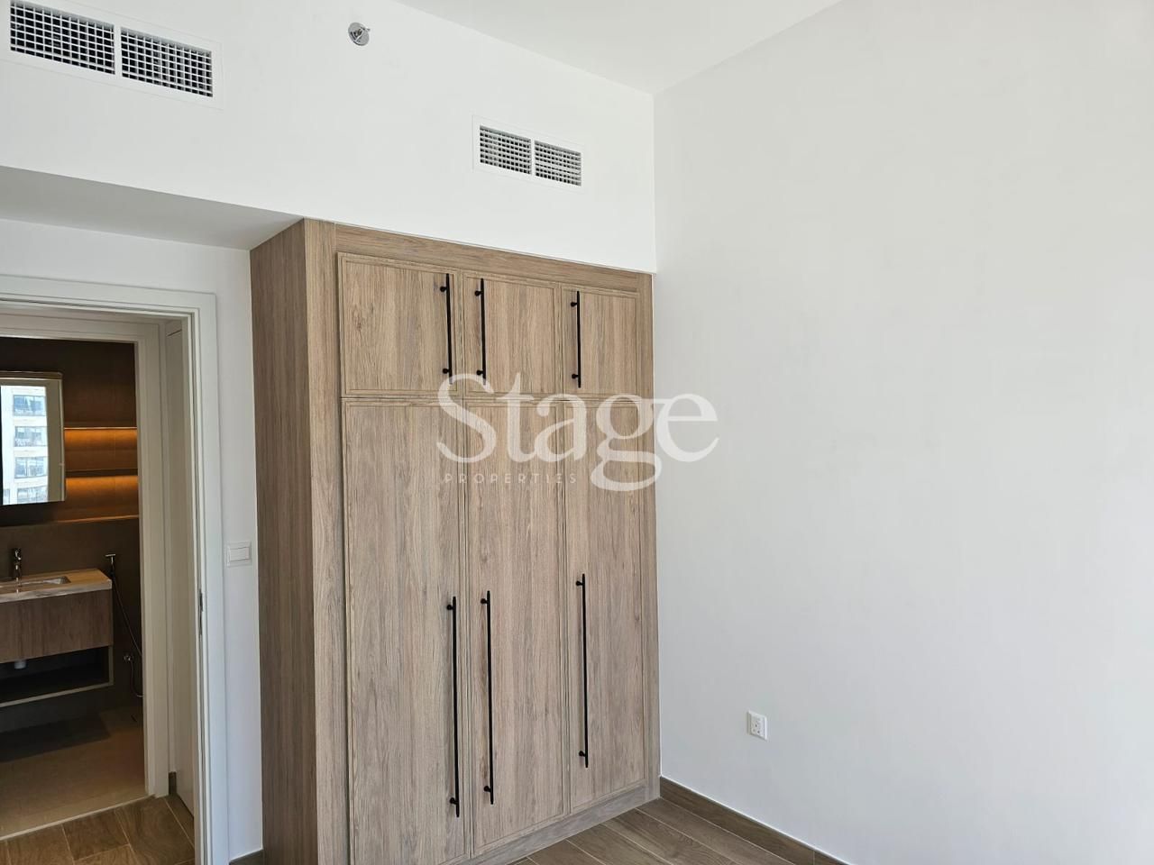 1 bedroom apartment for Sale in Town Square, Dubai AP8375S