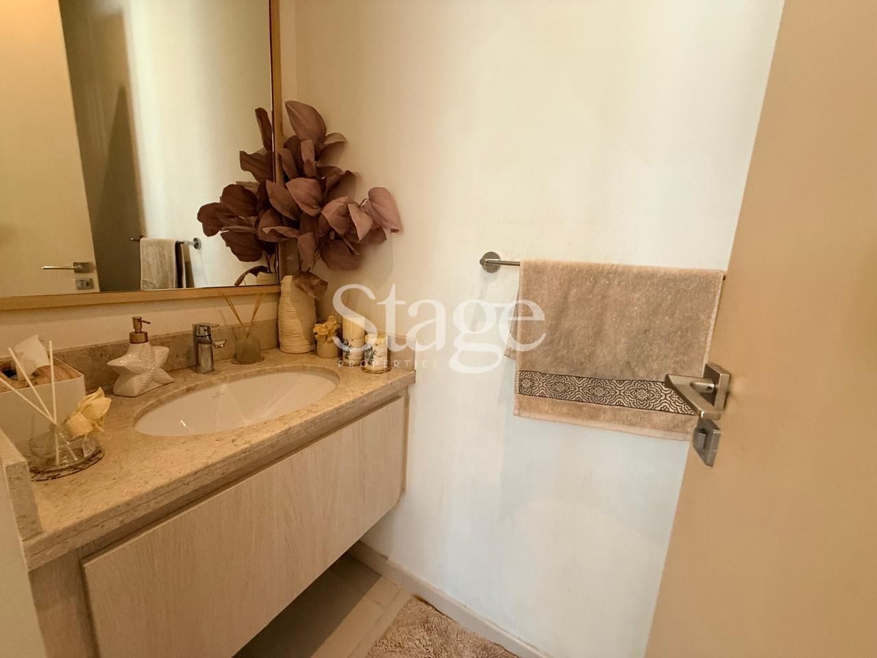 3 bedrooms Villas for Sale in Reem, Dubai VI8843S