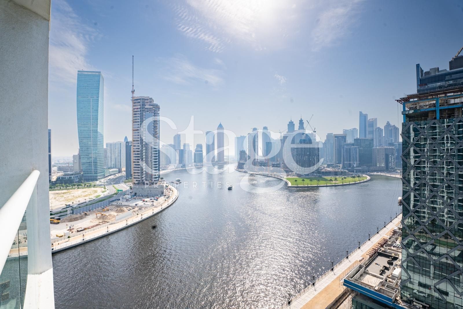 Modern Luxurious Studio for rent in Business Bay, Dubai