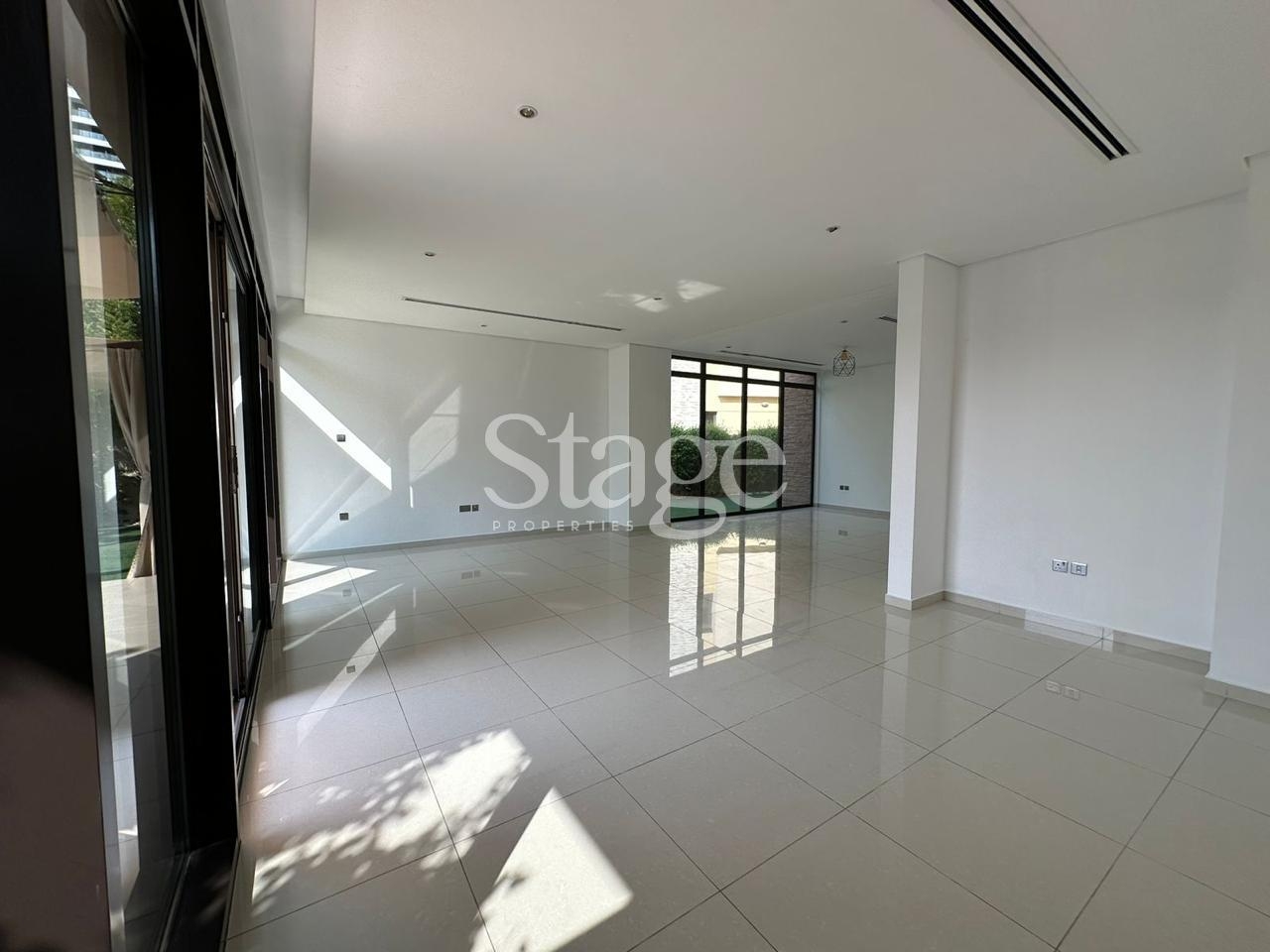 3 bedrooms Villas for Rent in DAMAC Hills, Dubai stage-11261551