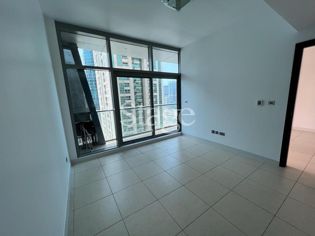 Lake view 1 bedroom apartment for rent in JLT