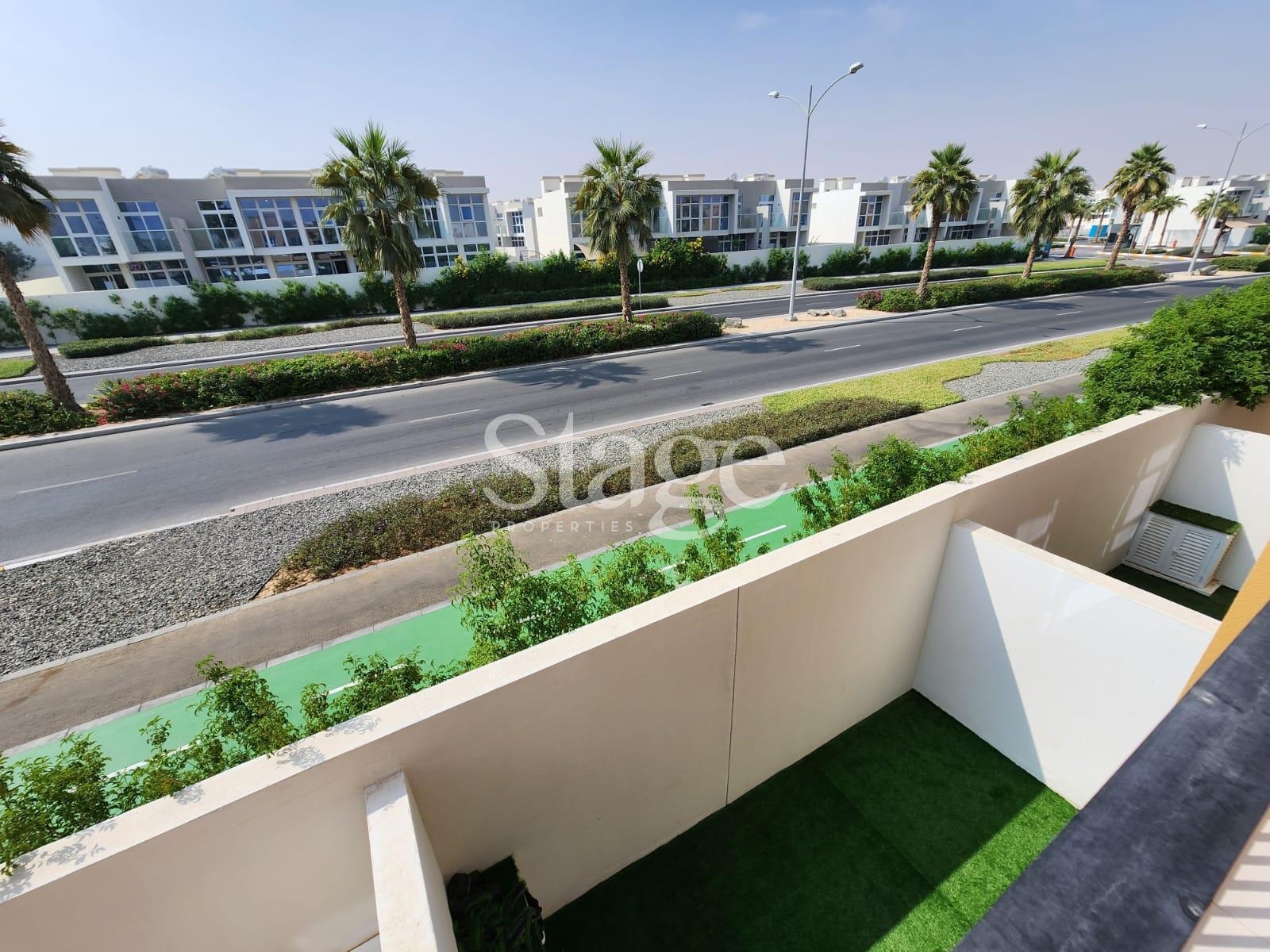 3 bedrooms Villas for Sale in Damac Hills 2, Dubai stage-10204128