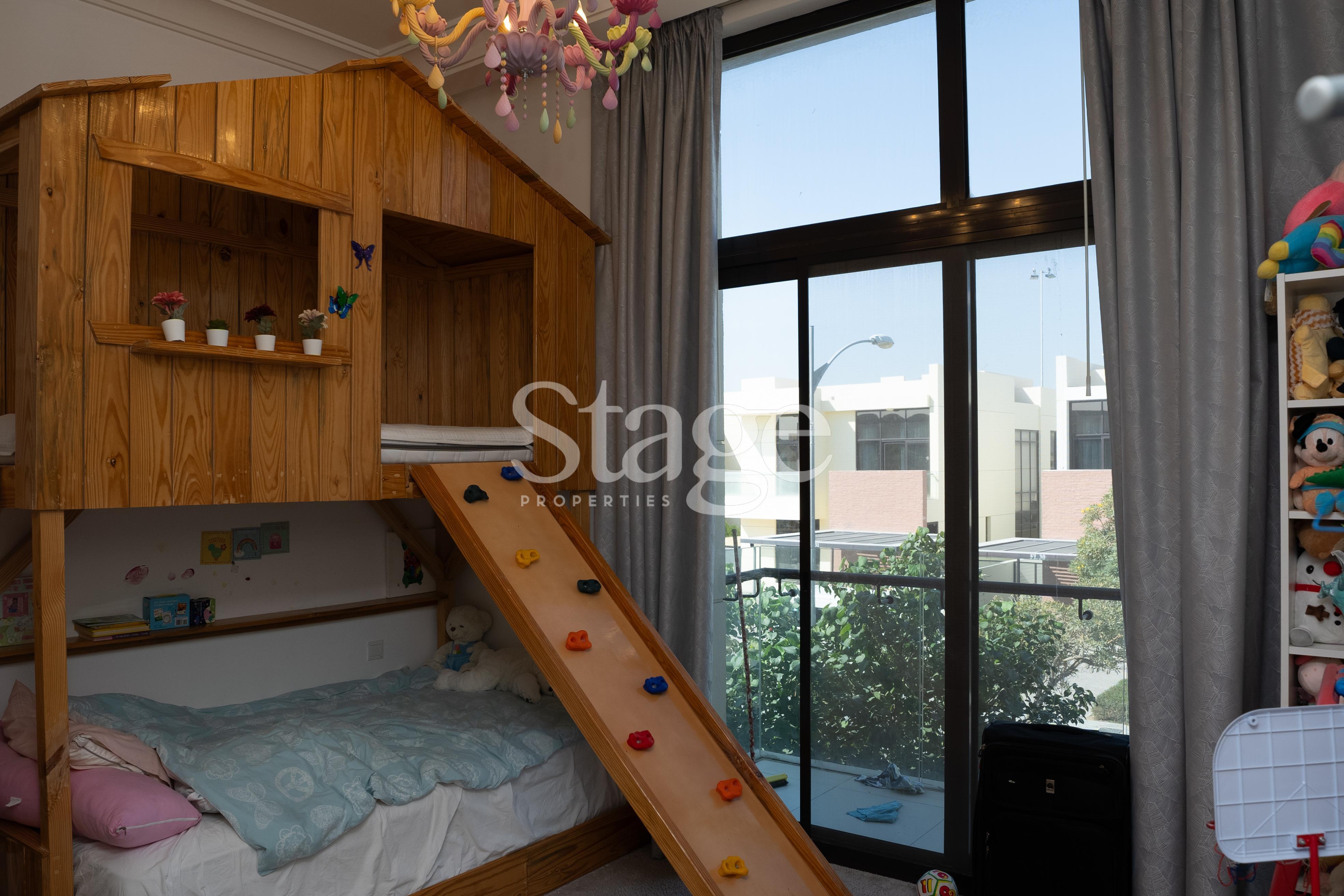 فيلا من ٤ غرف نوم للبيع في DAMAC Hills، Dubai stage-9112388