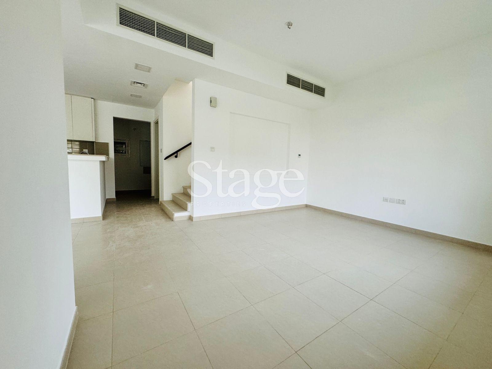 فيلا من ٣ غرف نوم للبيع في Town Square، Dubai stage-9666571