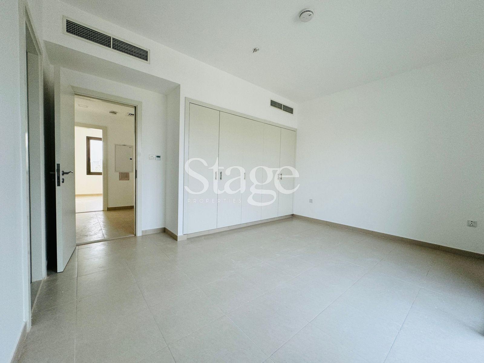 فيلا من ٣ غرف نوم للبيع في Town Square، Dubai stage-9666571