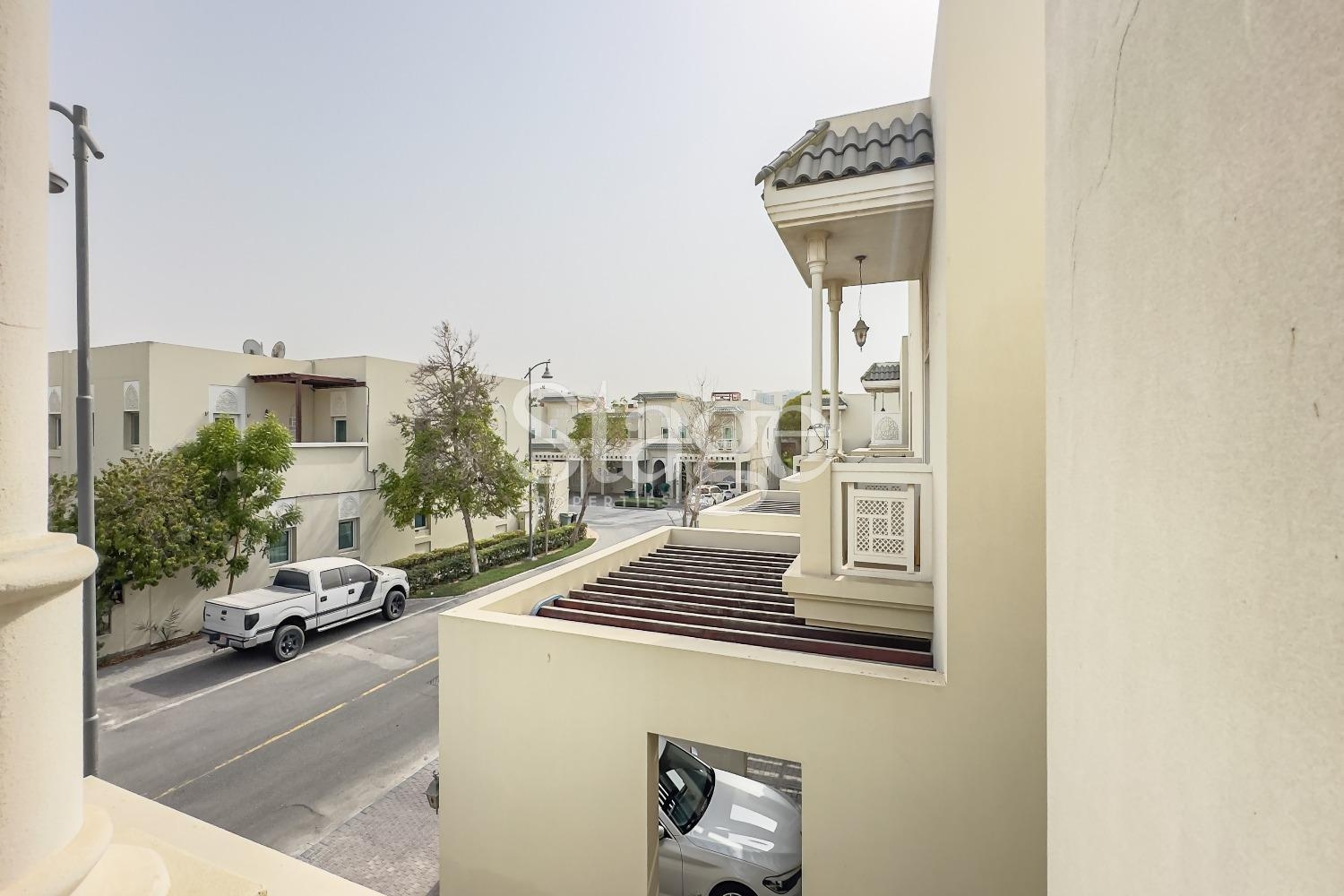 فيلا من ٣ غرف نوم للإيجار في الفرجان، Dubai stage-9785188