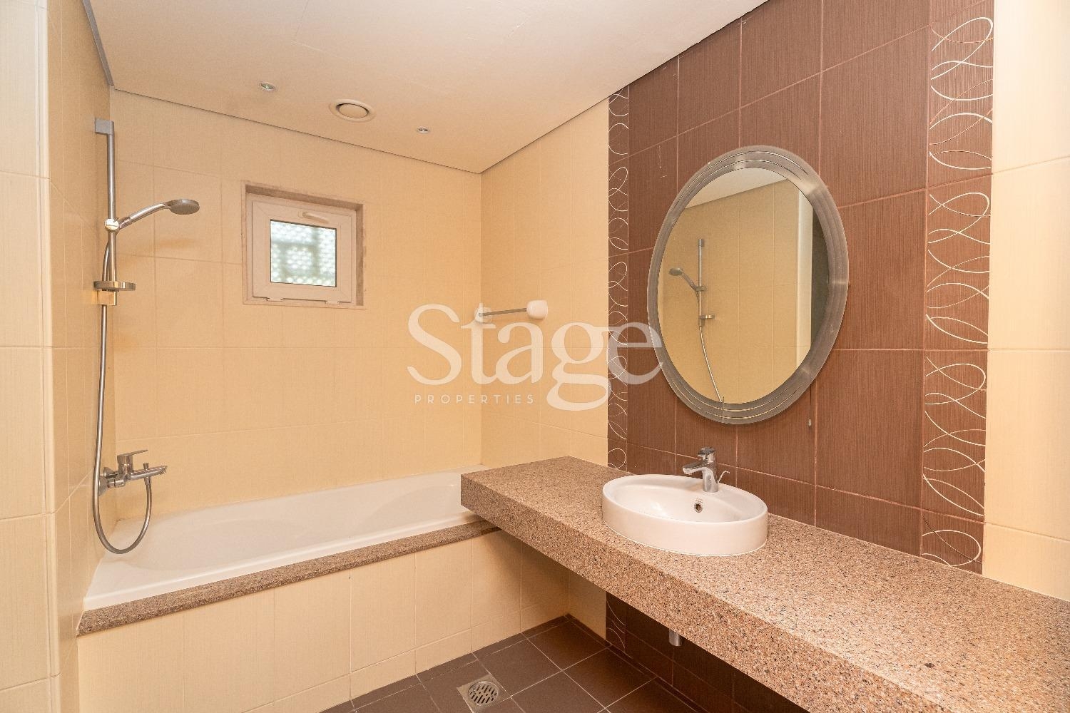 فيلا من ٣ غرف نوم للإيجار في الفرجان، Dubai stage-9785188