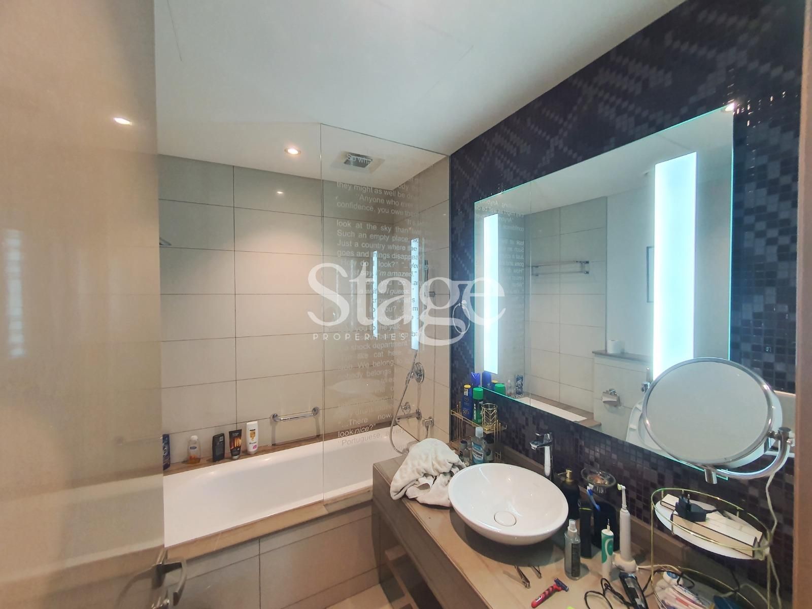 2 bedrooms apartment for Sale in Business Bay, Dubai AP7588S
