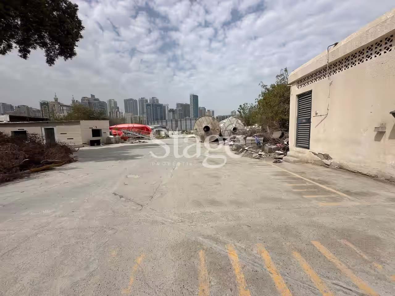 Gated Plot | Bigger Plot | Ready to Move