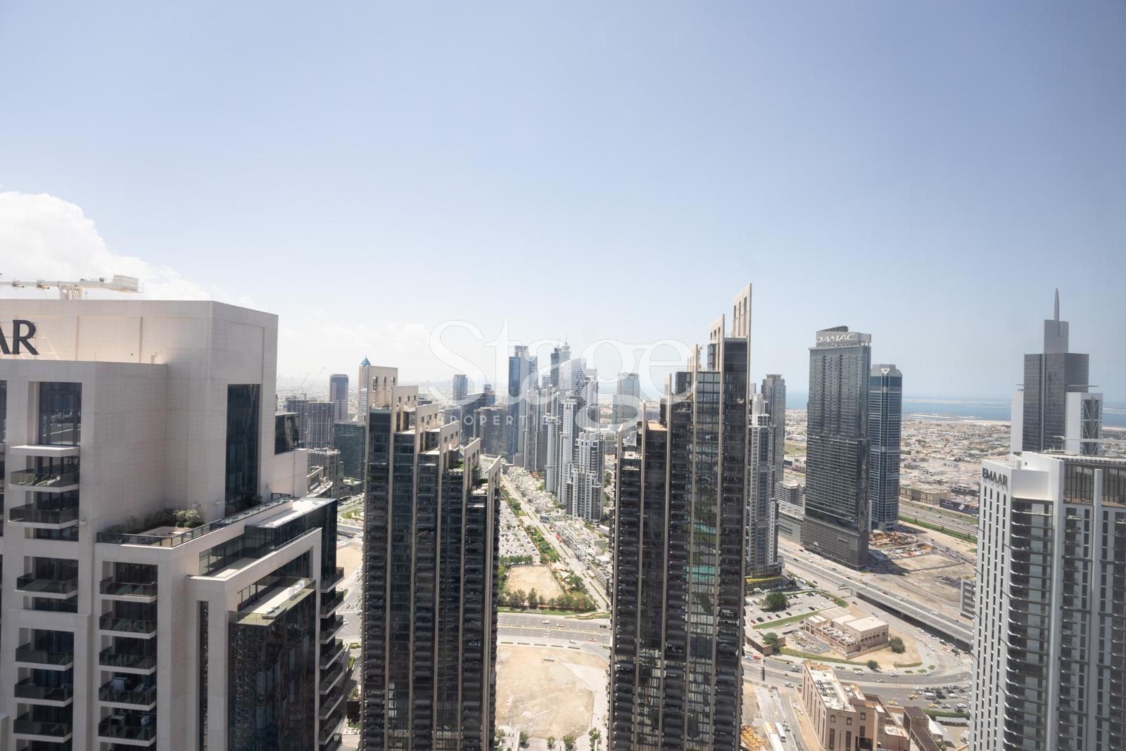 Fully fitted kitchen with 1 bedroom apartment for sale in Downtown Dubai