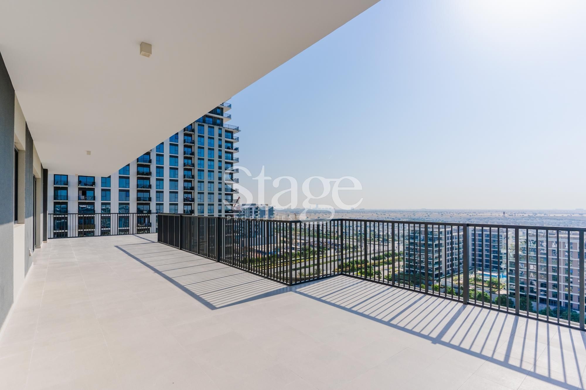 Huge 3 bedrooms apartment for sale in Dubai Hills