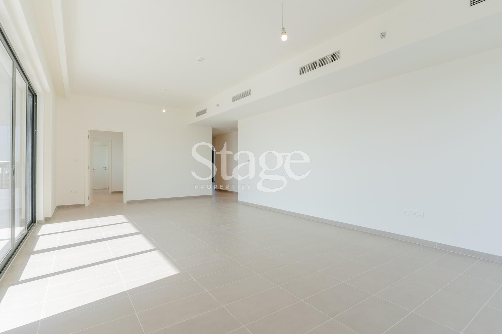Huge 3 bedrooms apartment for sale in Dubai Hills