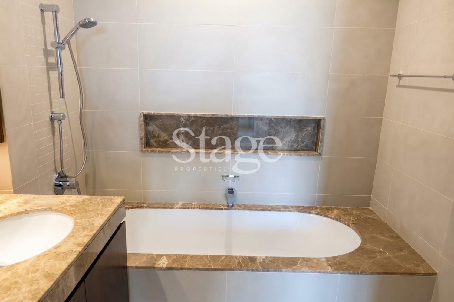 1 bedroom apartment for Rent in The Hills, Dubai AP10111L