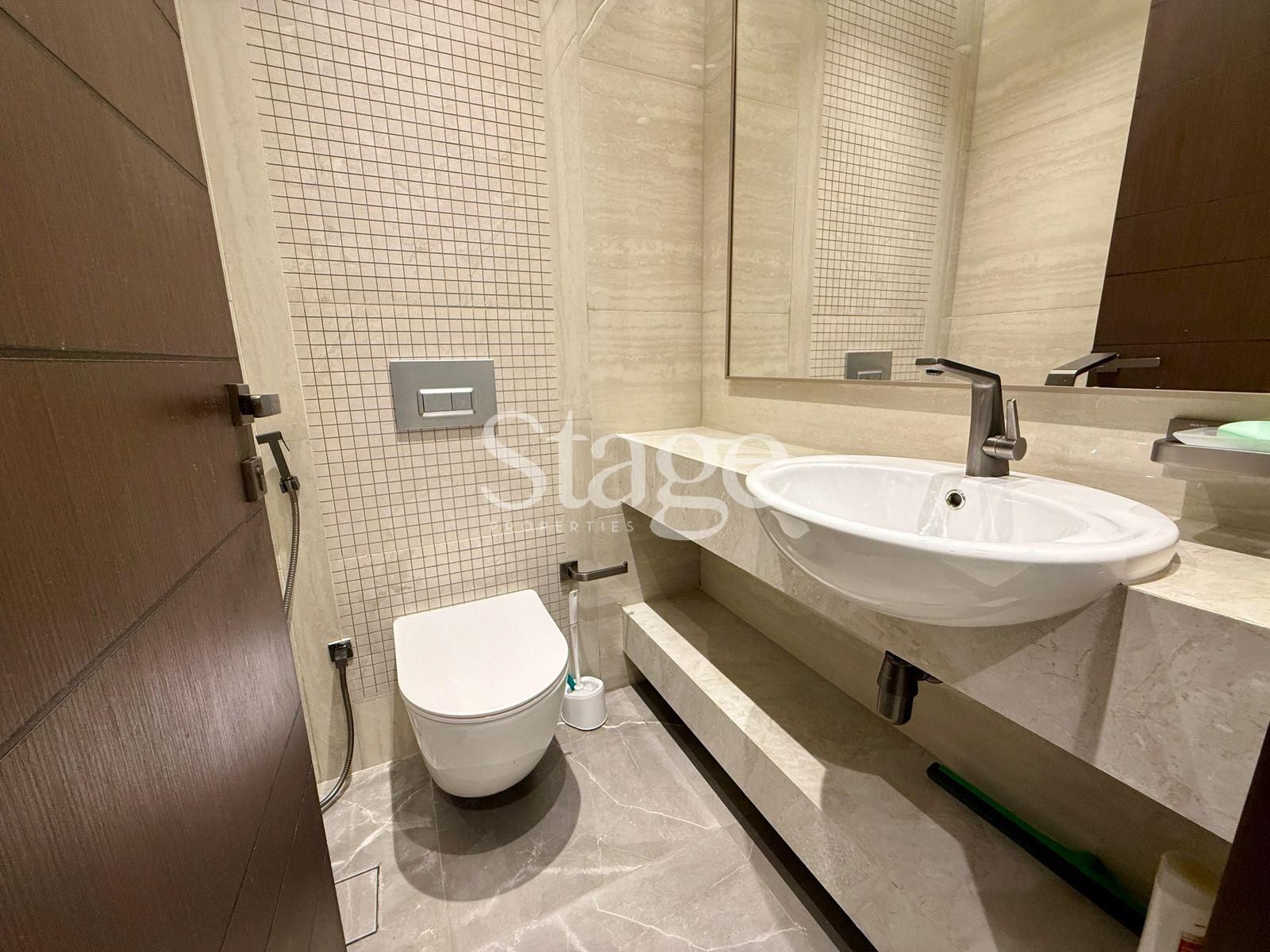 2 bedrooms apartment for Rent in Business Bay, Dubai AP9559L