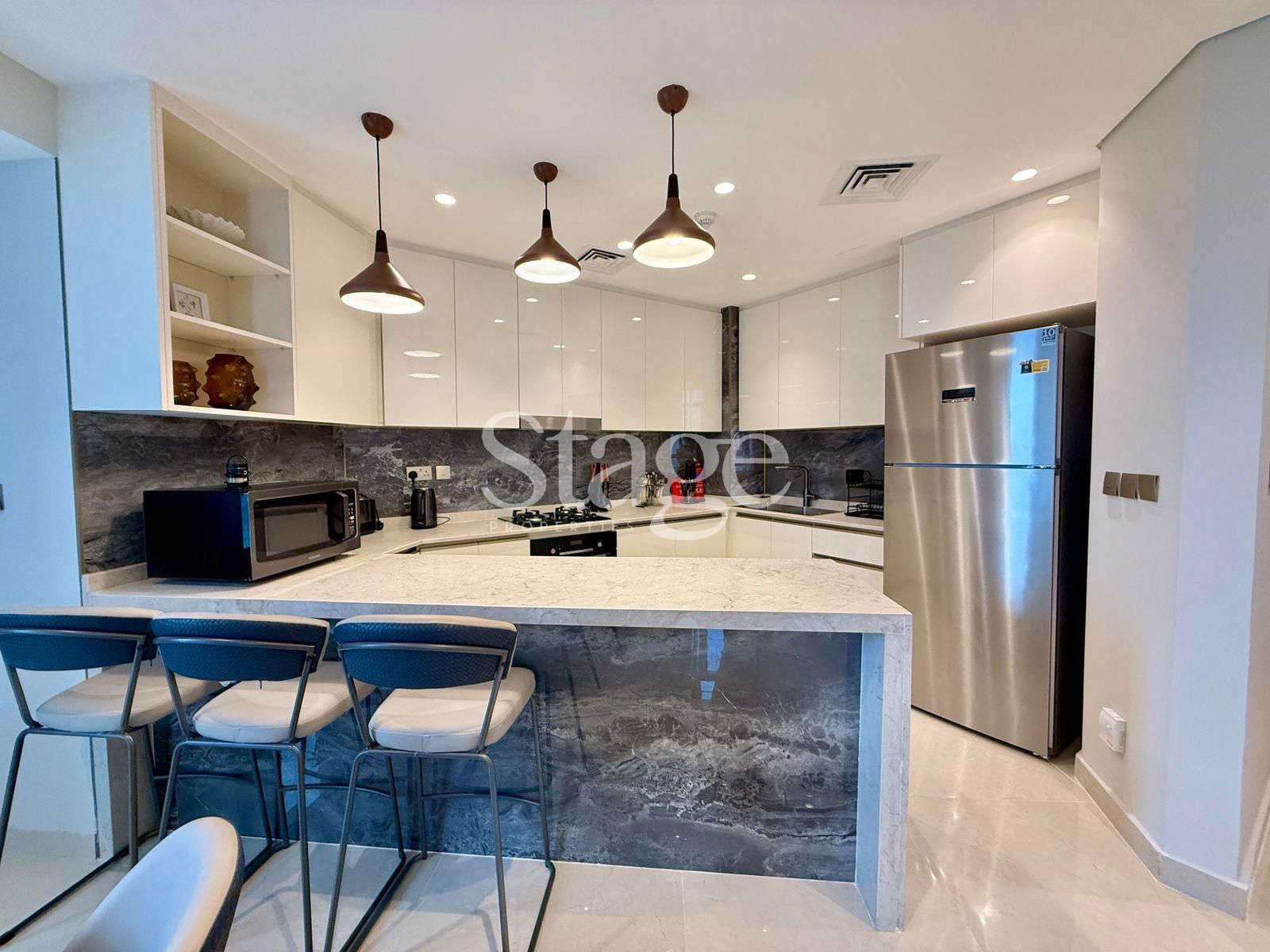 2 bedrooms apartment for Rent in Business Bay, Dubai AP9559L