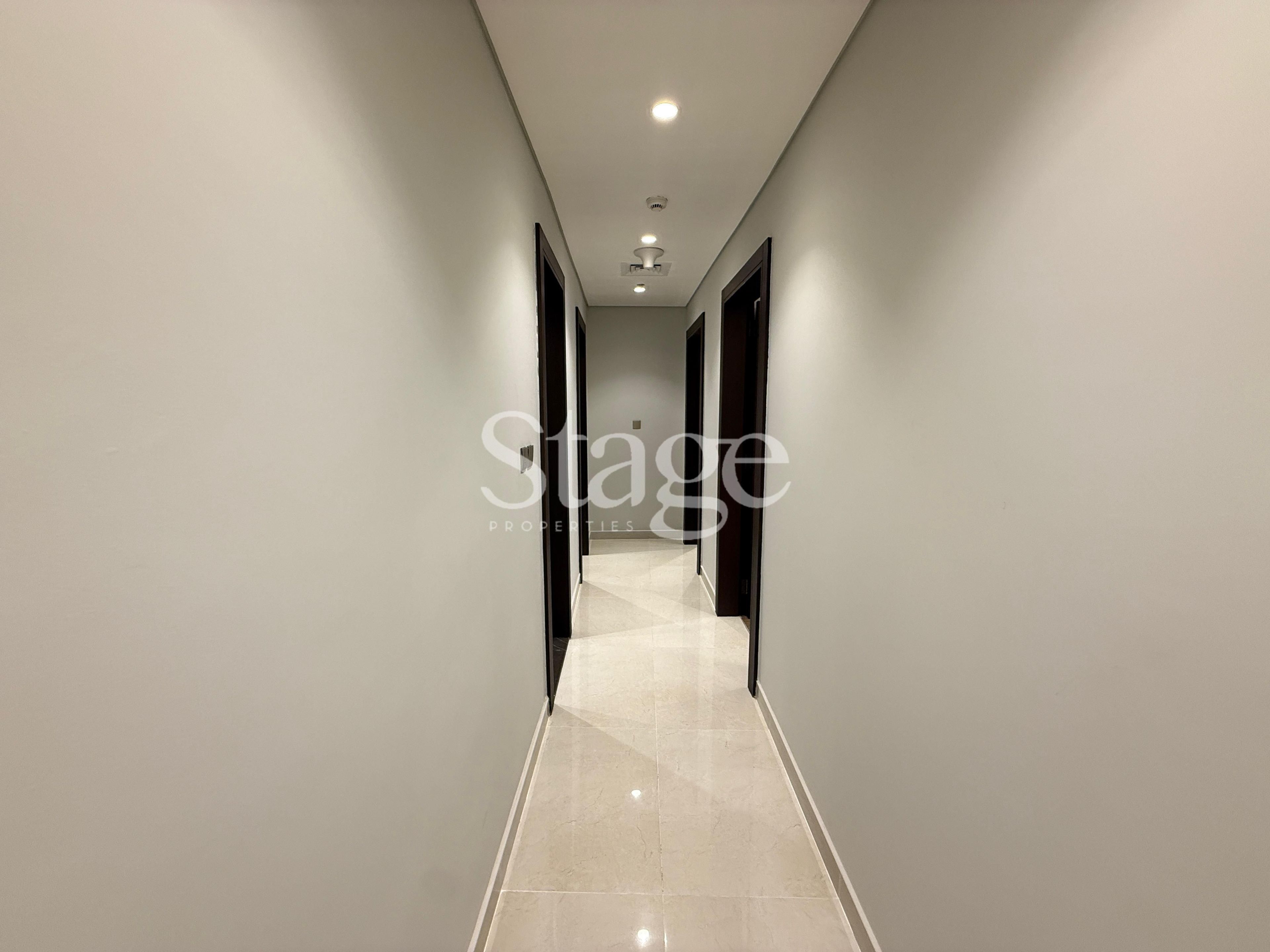 2 bedrooms apartment for Rent in Business Bay, Dubai AP8428L