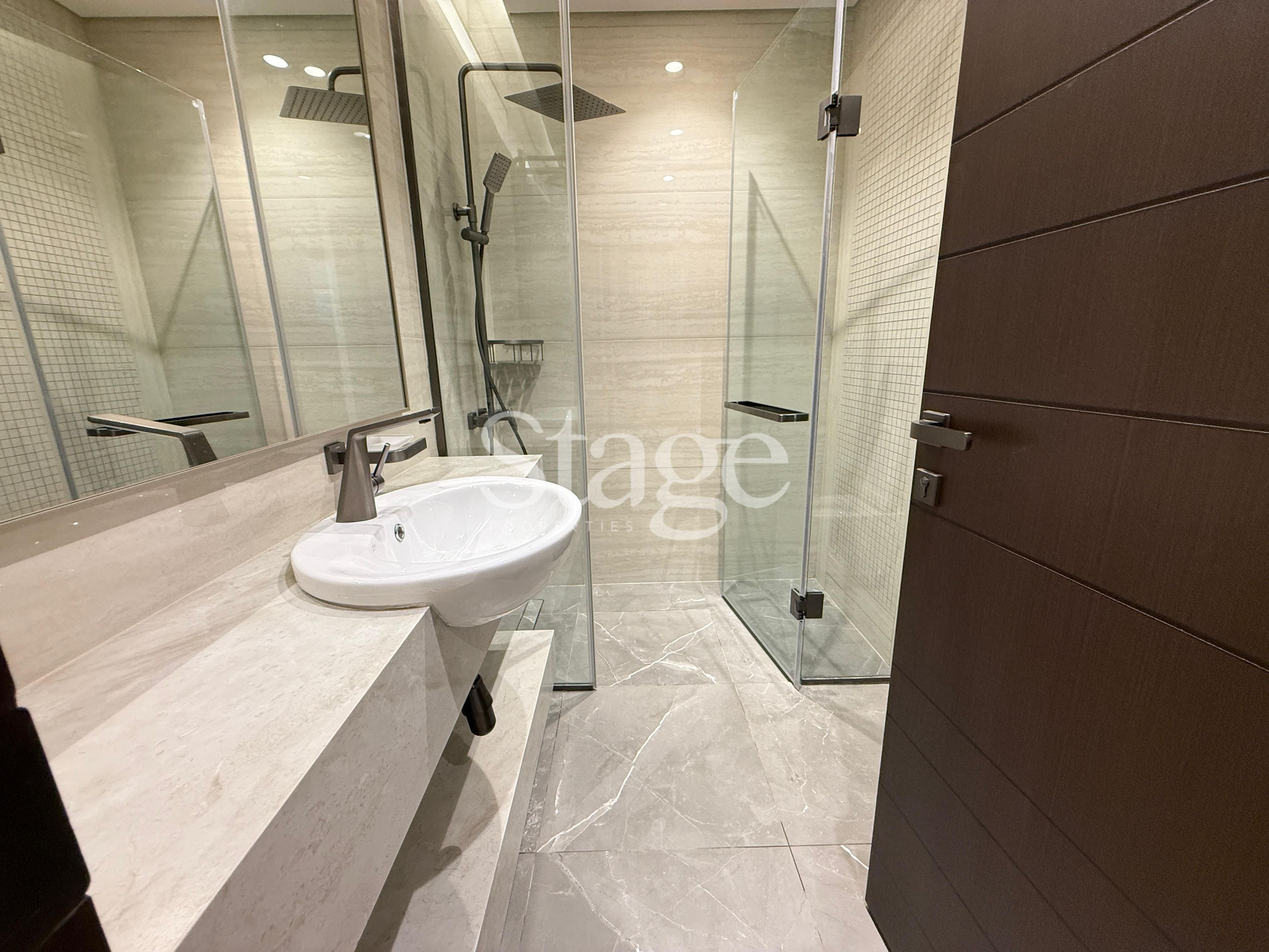 2 bedrooms apartment for Rent in Business Bay, Dubai AP8428L