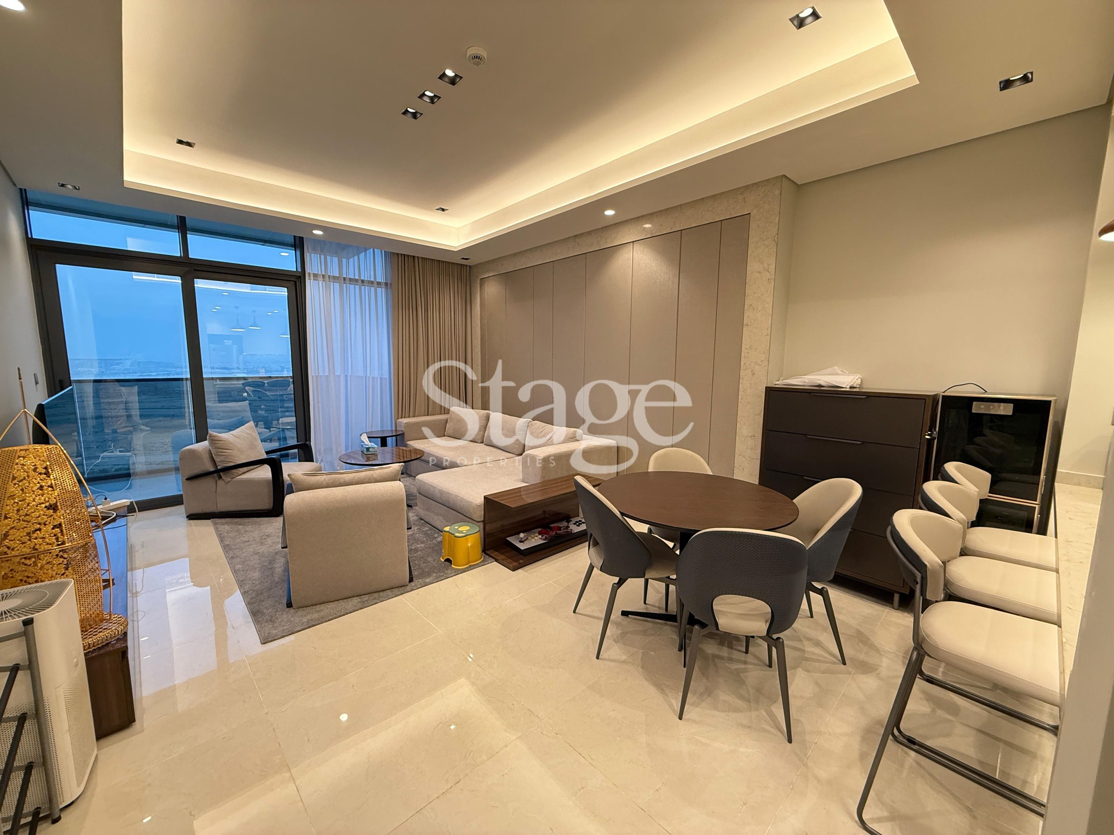2 bedrooms apartment for Rent in Business Bay, Dubai AP8428L