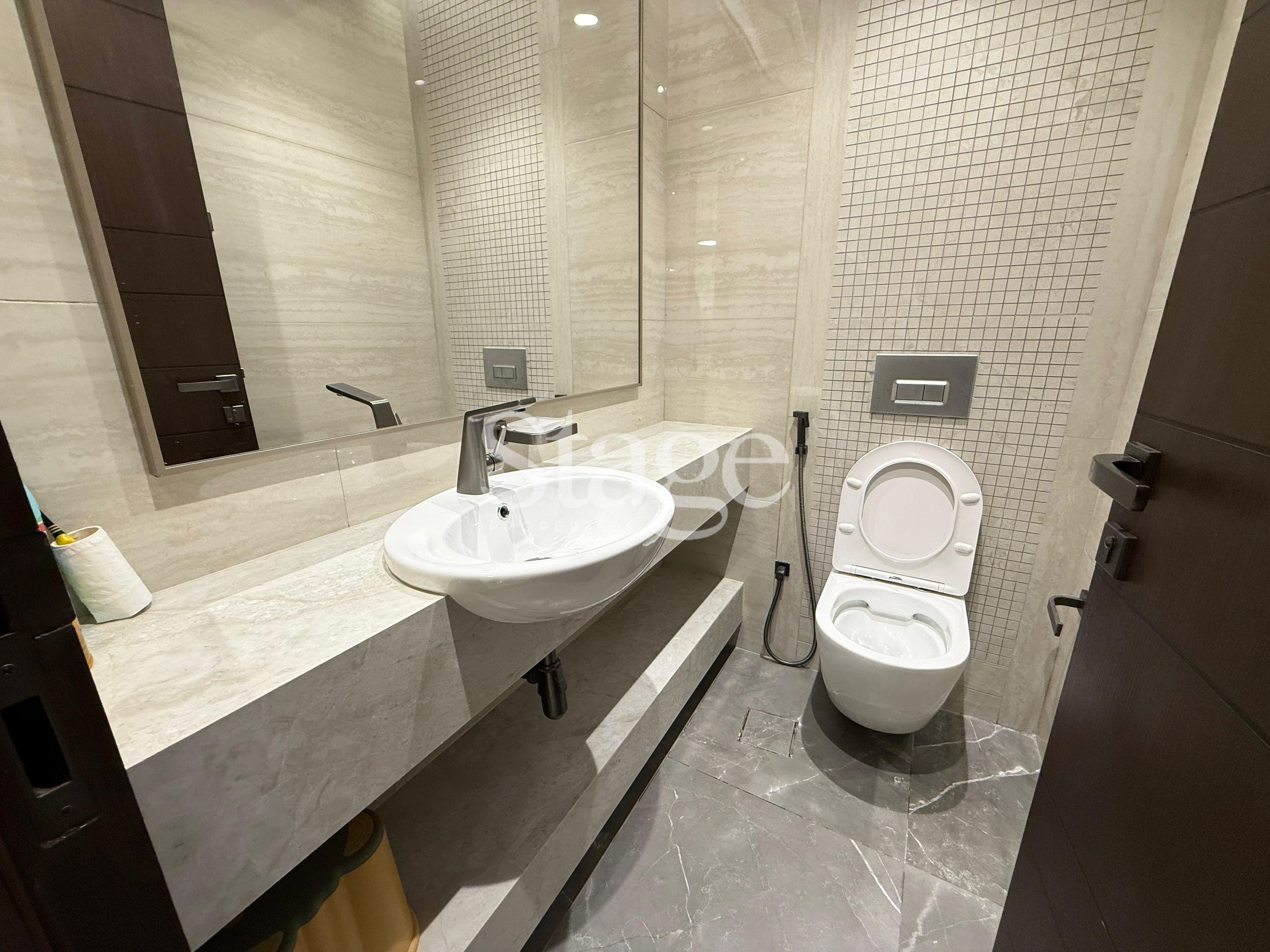 2 bedrooms apartment for Rent in Business Bay, Dubai AP8428L